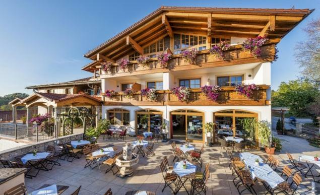 Landgasthaus & Hotel Kurfer Hof Бад-Эндорф Экстерьер фото